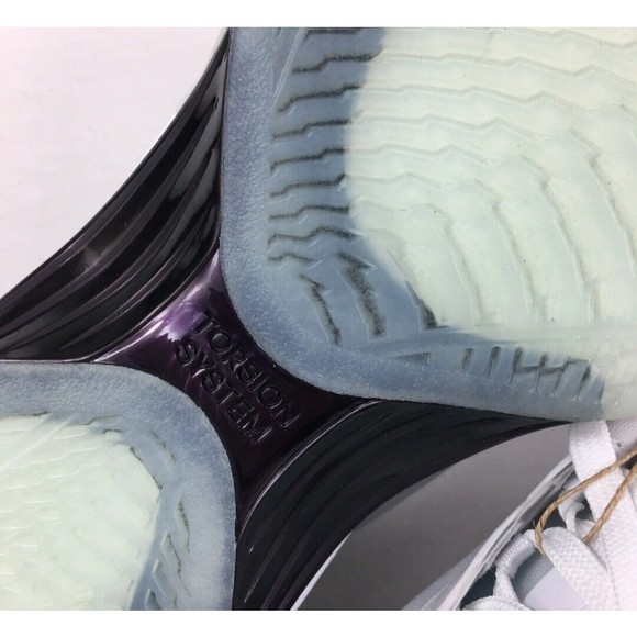 New Volleyball Adidas Avacourt  Tennis  Pickleball Shoes Women’s Size 8.5 GW6265